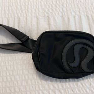 Lululemon Everywhere Belt Bag 1L